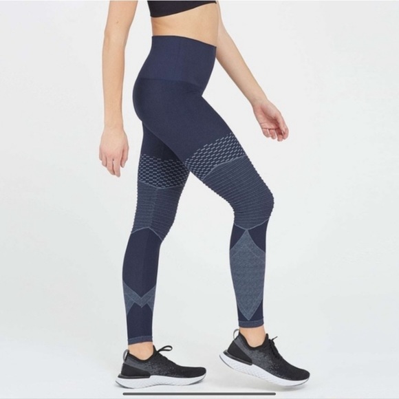 Spanx Look At Me Now seamless moto leggings Medium. - Picture 4 of 4
